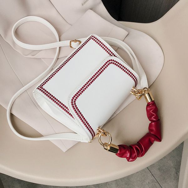 new original design fashion square handbag & elegant embroidery shoulder bag crossbody bag width 17cm height 14cm thickness 9cm
new original design fashion square handbag & elegant embroidery shoulder bag crossbody bag width 17cm height 14cm thickness 9cm
