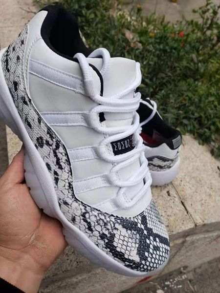 2019new wholesale basketball shoes 11 xi low bred low georgetown sports shoes leather boys basketball shoes online sneakers outdoors, Black
2019new wholesale basketball shoes 11 xi low bred low georgetown sports shoes leather boys basketball shoes online sneakers outdoors, Black