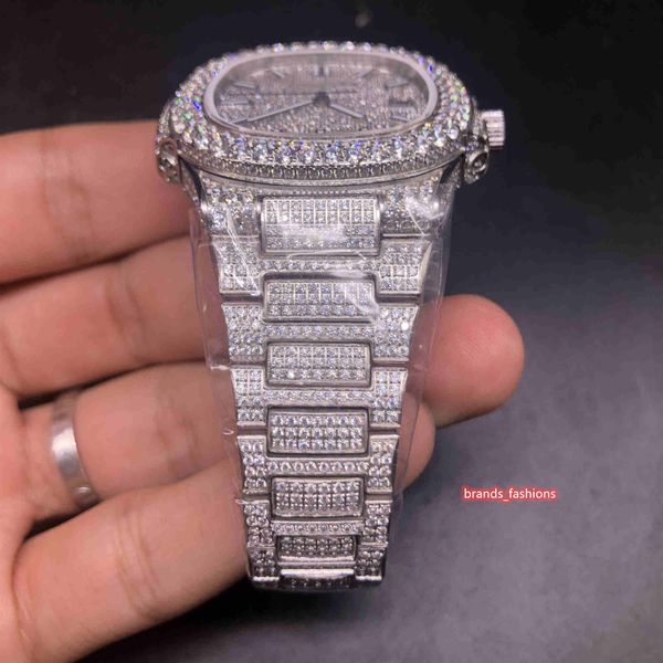 2023popular men's iced diamonds watches big diamond bezel watch silver diamond face full diamond strap automatic mechanical wristwatch
2023popular men's iced diamonds watches big diamond bezel watch silver diamond face full diamond strap automatic mechanical wristwatch