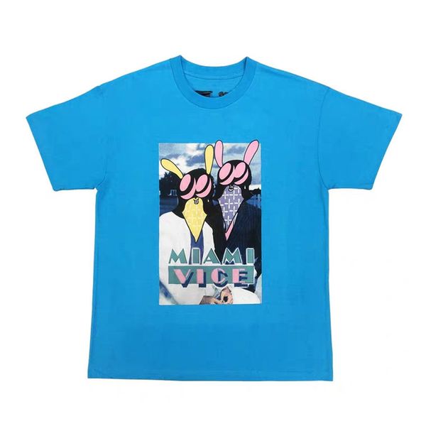 Vlone Miami Vice Футболка Streetwear Vlone Мужчины Женщины Дизайнерская хип-хоп футболка Vlone Муж
Vlone Miami Vice Футболка Streetwear Vlone Мужчины Женщины Дизайнерская хип-хоп футболка Vlone Муж