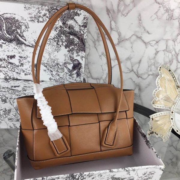 new fashion luxury designer woman handbag cross body bags shoulder genuine leather tote purse bags original cowhide 33cm
new fashion luxury designer woman handbag cross body bags shoulder genuine leather tote purse bags original cowhide 33cm