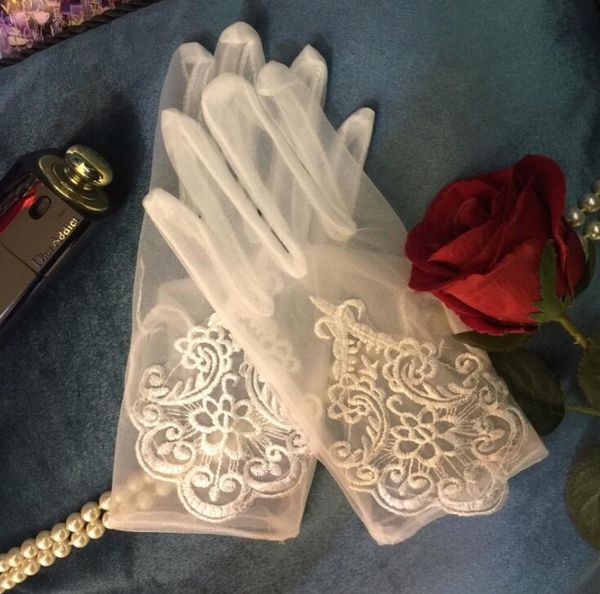 women' elegant perspective white mesh glove female embroidery glove r1254, Blue;gray
women' elegant perspective white mesh glove female embroidery glove r1254, Blue;gray