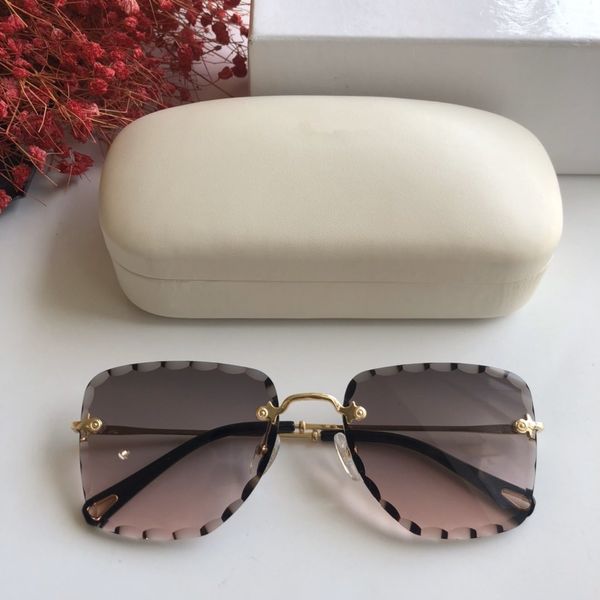 новый ce146s изысканный цветочный резки градиент очки женщина градиент анти-uv400 60-18-140 полный комплект случай выхода oem
новый ce146s изысканный цветочный резки градиент очки женщина градиент анти-uv400 60-18-140 полный комплект случай выхода oem