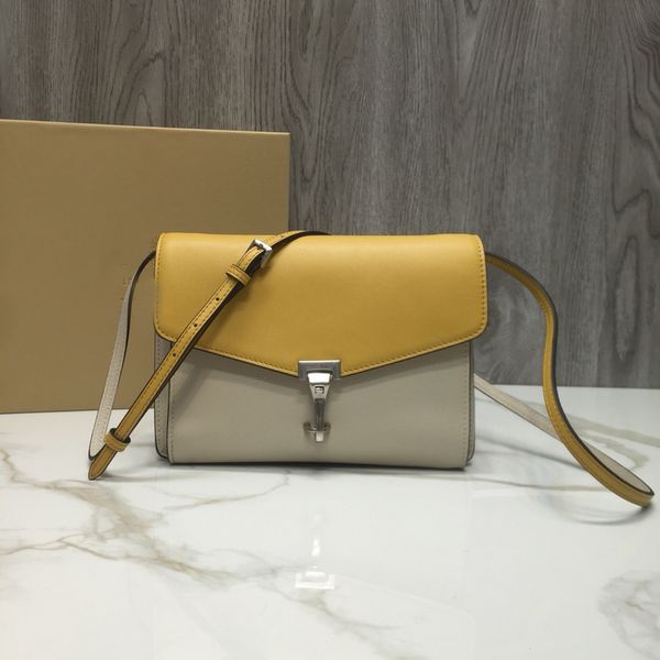 bags super style women flap belt leather fashion letter genuine leather handbag pour femmes pure color
bags super style women flap belt leather fashion letter genuine leather handbag pour femmes pure color