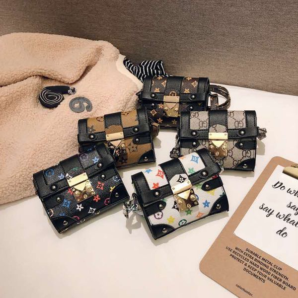 детские дизайнерские сумки новые дети письмо печатные мини квадратные сумки новорожденных девочек принцесса кошелек дети дизайнерский кошеле, White 
детские дизайнерские сумки новые дети письмо печатные мини квадратные сумки новорожденных девочек принцесса кошелек дети дизайнерский кошеле, White