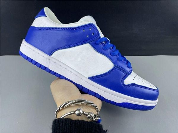 хорошее качество спортивный dunk low sp кентукки скейтборд дизайнерская обувь белый varsity royal fashion sport zapatos кроссовки size36-45
хорошее качество спортивный dunk low sp кентукки скейтборд дизайнерская обувь белый varsity royal fashion sport zapatos кроссовки size36-45