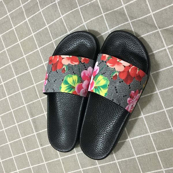 luxury designer shoes slides summer beach indoor designer sandals house designer flip flops couples slippers without box, Black
luxury designer shoes slides summer beach indoor designer sandals house designer flip flops couples slippers without box, Black