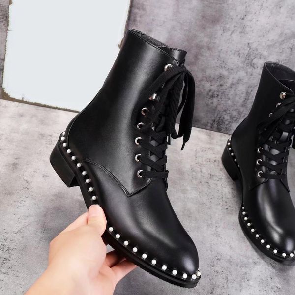 2019 new fashion wild latest women designer boots martin rubber sole 100% genuine leather size 35-42 original packaging, Black
2019 new fashion wild latest women designer boots martin rubber sole 100% genuine leather size 35-42 original packaging, Black
