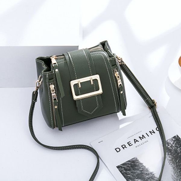 new fashion women bag trend bucket bag wild diagonal cross handbag 
new fashion women bag trend bucket bag wild diagonal cross handbag