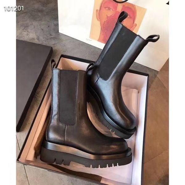 european classic luxury style women's short boots, ankle boots fashion motorcycle boots, flat bottomed overshoes, excellent leather,, Black
european classic luxury style women's short boots, ankle boots fashion motorcycle boots, flat bottomed overshoes, excellent leather,, Black