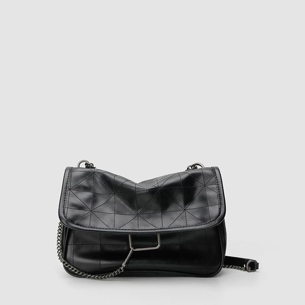 black rock soft shoulder messenger bag lingge large capacity chain handbag for women 2019
black rock soft shoulder messenger bag lingge large capacity chain handbag for women 2019
