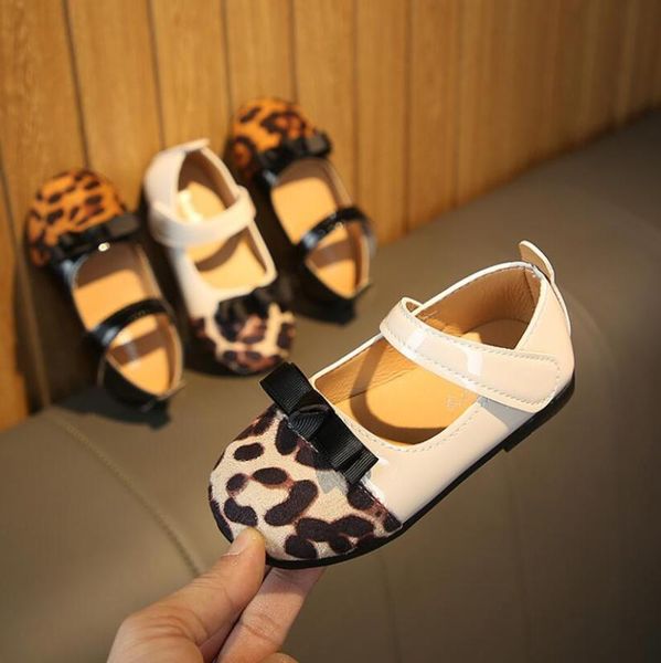 children casual leather shoes flat with loafers boys girls flats princess soft outsole single shoes baby girl dance, Black;grey
children casual leather shoes flat with loafers boys girls flats princess soft outsole single shoes baby girl dance, Black;grey