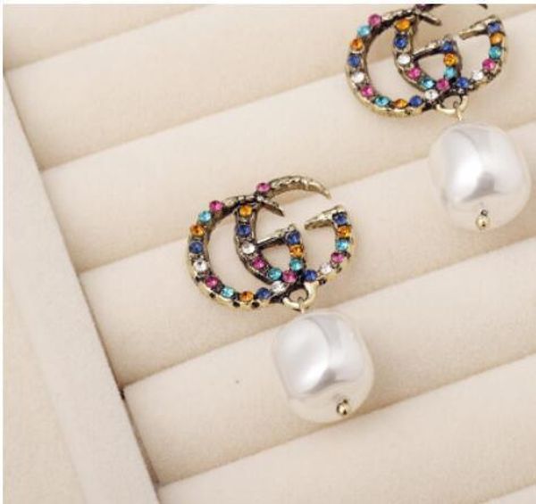 2020fashion designer earrings gold plated luxury ear studs v stamp stainless steel earrings for women wholesale3, White
2020fashion designer earrings gold plated luxury ear studs v stamp stainless steel earrings for women wholesale3, White