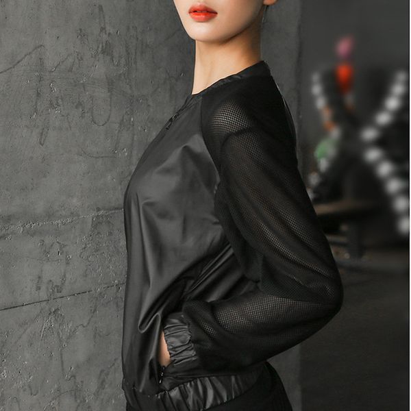 u mesh panel women running sports jacket running yoga zipper jacket fitness crop sports gym sportswear sweatshirt, Black;red
u mesh panel women running sports jacket running yoga zipper jacket fitness crop sports gym sportswear sweatshirt, Black;red