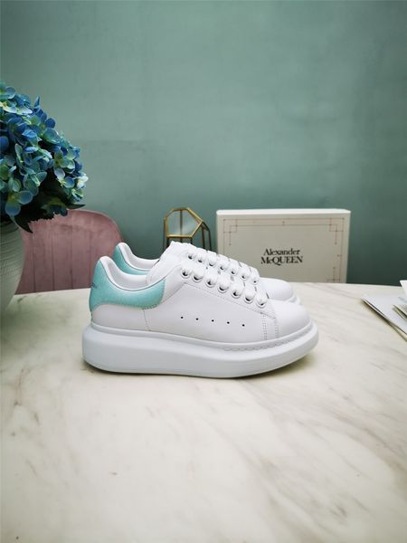 2019 spring fashion high-end reflective design basketball white shoes lace-up flat shoes sports high-quality men and women casual shoes
2019 spring fashion high-end reflective design basketball white shoes lace-up flat shoes sports high-quality men and women casual shoes