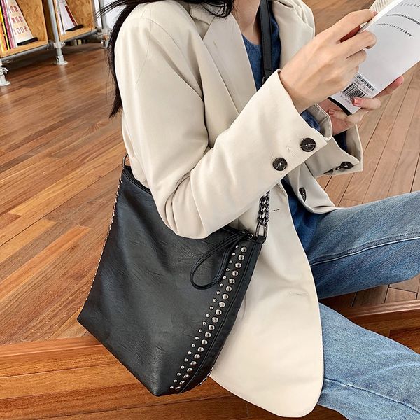 chic ins bucket bags chain elegant crossbody women leather shoulder bag rivet bags pu cross body handbags
chic ins bucket bags chain elegant crossbody women leather shoulder bag rivet bags pu cross body handbags