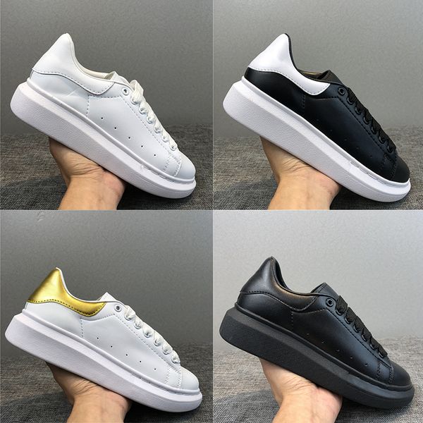 fashion classic platform luxury designer women shoes solid colors leather trainers mens black velvet reflective chaussures casual sneakers
fashion classic platform luxury designer women shoes solid colors leather trainers mens black velvet reflective chaussures casual sneakers