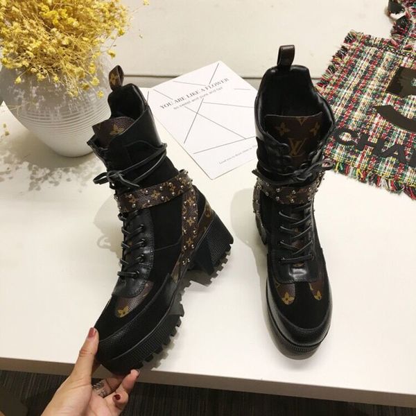 2019 joker boots leather ankle boots short martin shoes printed leather platform sheepskin lace boots 5 cm 15 ribbon box size 35-42, Black
2019 joker boots leather ankle boots short martin shoes printed leather platform sheepskin lace boots 5 cm 15 ribbon box size 35-42, Black