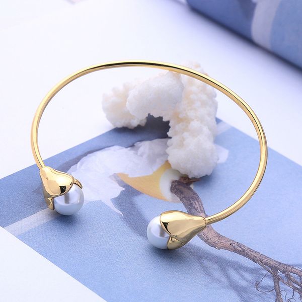 2019 new fashion adjustable glass pearl opening chain bangles gold oval flower bud port bracelet for women trendy accessory, Black
2019 new fashion adjustable glass pearl opening chain bangles gold oval flower bud port bracelet for women trendy accessory, Black