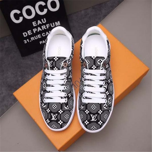 2020 men casual shoes trendy lace up sneakers skateboarding shoes leisure athletic fitness chaussures de sports pour, Black 
2020 men casual shoes trendy lace up sneakers skateboarding shoes leisure athletic fitness chaussures de sports pour, Black