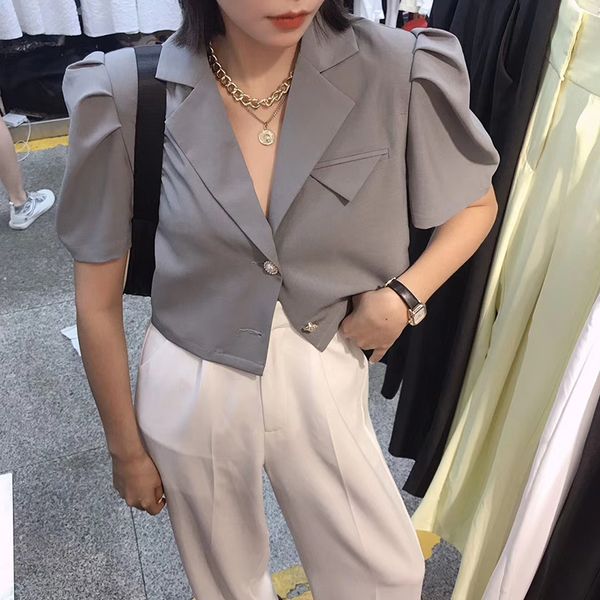 women's suits & blazers 2021 arrival chic fashionable solid simple single breasted v-neck turn-down collar summer elegant for ladies, White;black
women's suits & blazers 2021 arrival chic fashionable solid simple single breasted v-neck turn-down collar summer elegant for ladies, White;black