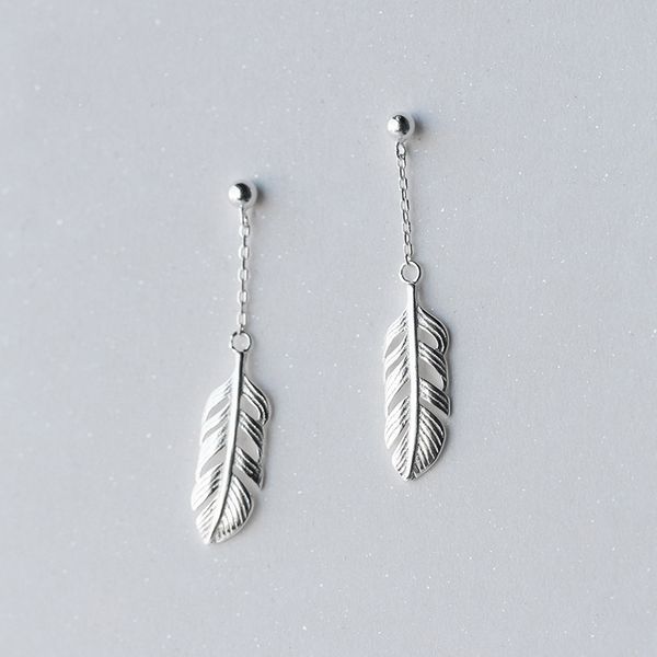 wholesale 925 sterling silver feather charm dangle earrings for women brand leaf drop earrings girls gift
wholesale 925 sterling silver feather charm dangle earrings for women brand leaf drop earrings girls gift
