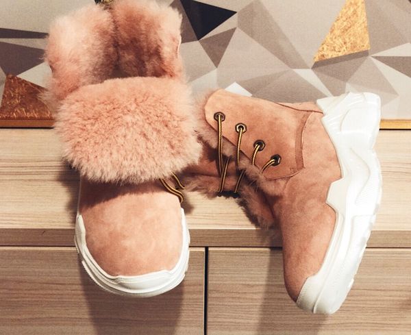 wholesale original women's brand snow boots(brown and grey color),brand ankle boots, luxury short boots, made by lamb skin, Black
wholesale original women's brand snow boots(brown and grey color),brand ankle boots, luxury short boots, made by lamb skin, Black
