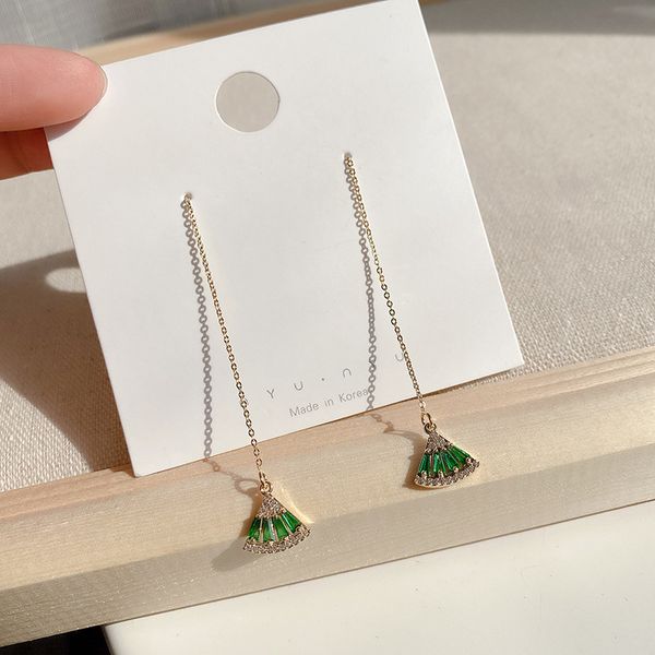 earrings female eardrop temperament long-term net red fan-shaped earrings silvertassels slightly inlaid with green, Golden;silver
earrings female eardrop temperament long-term net red fan-shaped earrings silvertassels slightly inlaid with green, Golden;silver