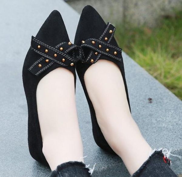 2019 suede women's shoes in spring and autumn with new style flat bottom pointed end bowknot rivet, Black
2019 suede women's shoes in spring and autumn with new style flat bottom pointed end bowknot rivet, Black