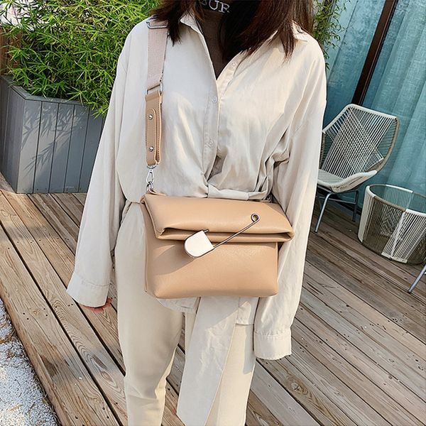 niche design package ladies new 2019 fashion tide simple shoulder bag wild messenger bag female pin creative clutch
niche design package ladies new 2019 fashion tide simple shoulder bag wild messenger bag female pin creative clutch