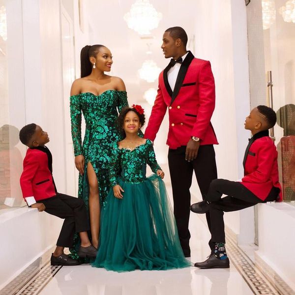 red groom tuxedos double-breasted groomsmen wedding tuxedos excellet men formal dinner prom jacket blazer suit(jacket+pants+tie) 116, Black;gray
red groom tuxedos double-breasted groomsmen wedding tuxedos excellet men formal dinner prom jacket blazer suit(jacket+pants+tie) 116, Black;gray