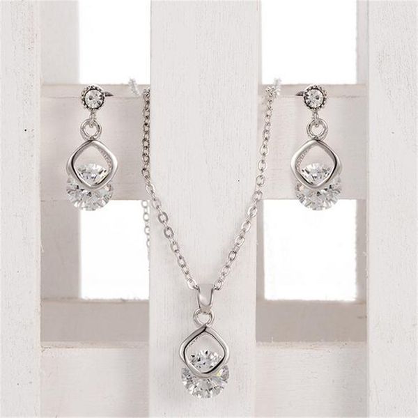Fashion Cubic Zirconia Jewelry Sets Bling Round Crystal Beads Pendant Necklaces Drop Earrings Silver plated Jewelry Sets
Fashion Cubic Zirconia Jewelry Sets Bling Round Crystal Beads Pendant Necklaces Drop Earrings Silver plated Jewelry Sets