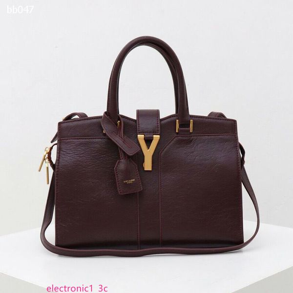 2020 new tibetan leather passenger women s baotou layer cowhide handmade retro shoulder portable messenger bag size 30x22x15cm
2020 new tibetan leather passenger women s baotou layer cowhide handmade retro shoulder portable messenger bag size 30x22x15cm