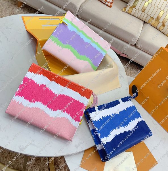 deluxe fashion luxe makeup bag cosmetic bags case pouch toiletry bag watercolor genuine leather women bag travel sorting case
deluxe fashion luxe makeup bag cosmetic bags case pouch toiletry bag watercolor genuine leather women bag travel sorting case