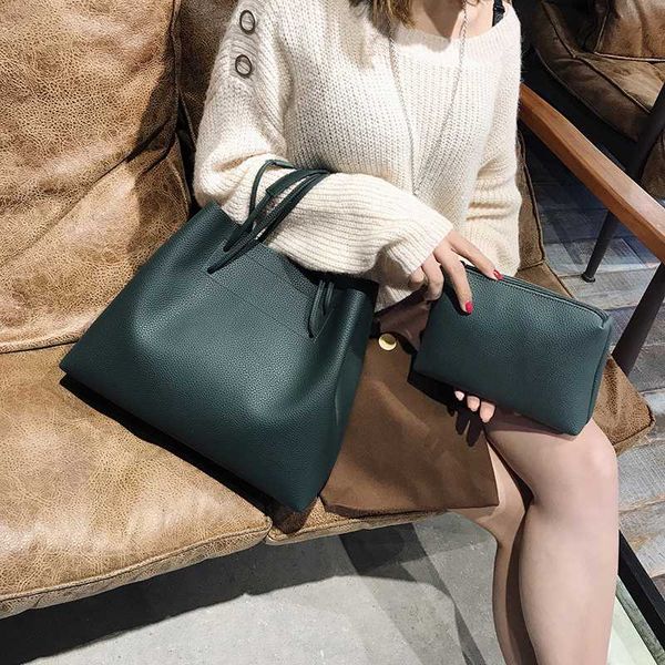 2 шт плечо набора женщины сумка 2020 solid color простых крупнотоннажной сумки нового темперамент wild леди сумка коричневая черная
2 шт плечо набора женщины сумка 2020 solid color простых крупнотоннажной сумки нового темперамент wild леди сумка коричневая черная
