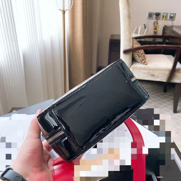 style most popular belt and chain shoulder strap handbags women bags designer feminina small bag
style most popular belt and chain shoulder strap handbags women bags designer feminina small bag