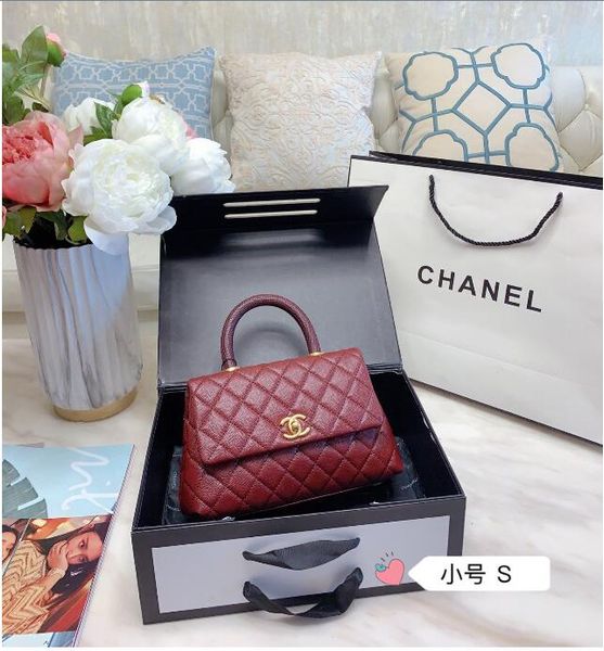 wholesale woman hand flap bag small, imperial caviar material lapis senior lizards cowhidesize 21 cm
wholesale woman hand flap bag small, imperial caviar material lapis senior lizards cowhidesize 21 cm