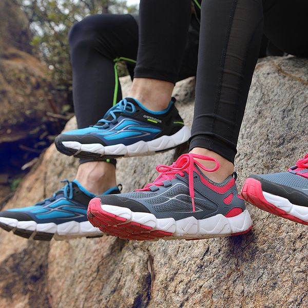 men women hiking shoes breathable mesh outdoor sport light climbing tactical sneakers lace up non slip walking shoes lovers safe
men women hiking shoes breathable mesh outdoor sport light climbing tactical sneakers lace up non slip walking shoes lovers safe