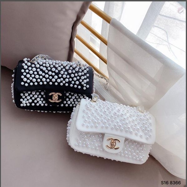 2020 women's selling fashion trend pearl bag messenger bag backpack ladies luxury handbag backpack
2020 women's selling fashion trend pearl bag messenger bag backpack ladies luxury handbag backpack