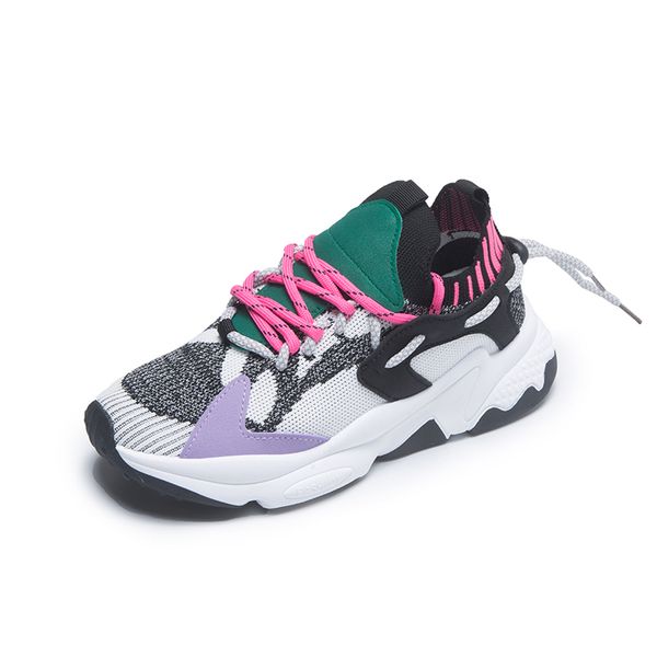 611 flying woven fabric with leather material color makes it bright, soft and breathable, and the front and rear strap design makes the shoe, Black
611 flying woven fabric with leather material color makes it bright, soft and breathable, and the front and rear strap design makes the shoe, Black
