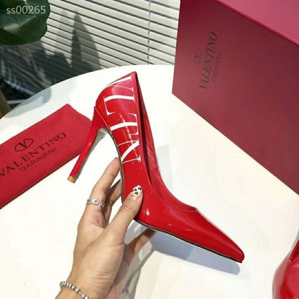 with box fashion women shoes red bottom high heels 9.5cm nude black red pink leather pointed toes pumps wedding shoes size35-41
with box fashion women shoes red bottom high heels 9.5cm nude black red pink leather pointed toes pumps wedding shoes size35-41