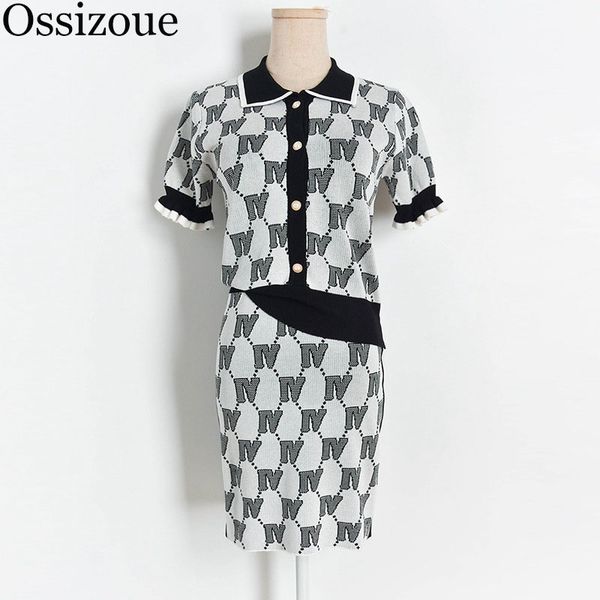 2020 summer turn-down collar letter vintage 2 pieces set women short sleeve sweater shirt+mini skirt runway brand knitted suits, White
2020 summer turn-down collar letter vintage 2 pieces set women short sleeve sweater shirt+mini skirt runway brand knitted suits, White