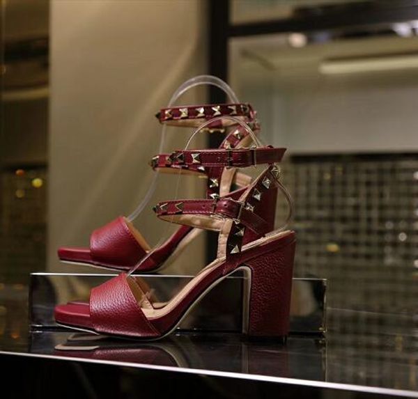spring/summer new women's thick-heeled peep-toe sandals in leather, rivet sandals popular in europe and the united states #05, Black
spring/summer new women's thick-heeled peep-toe sandals in leather, rivet sandals popular in europe and the united states #05, Black