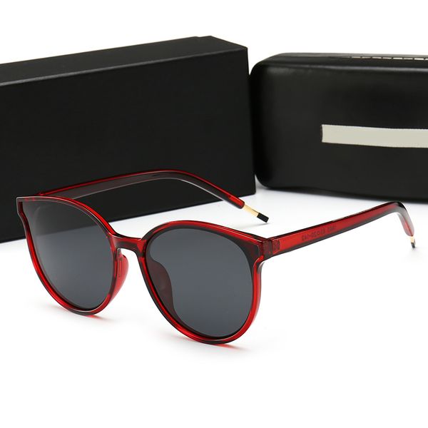 new popular brand designer sunglasses men and women with the same paragraph pc material summer style trend glasses with boxas3, White;black
new popular brand designer sunglasses men and women with the same paragraph pc material summer style trend glasses with boxas3, White;black