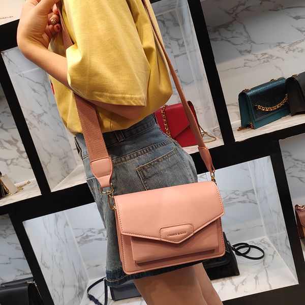 малый ck почтальон роскошный мешок женщина пакет 2019 joker western style косой satchel женщина joker ins одного плеча пакет сумка tide tren
малый ck почтальон роскошный мешок женщина пакет 2019 joker western style косой satchel женщина joker ins одного плеча пакет сумка tide tren