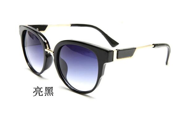 round sunglasses english letters little bee sun glasses men women brand glasses designer fashion male female 6672, White;black
round sunglasses english letters little bee sun glasses men women brand glasses designer fashion male female 6672, White;black