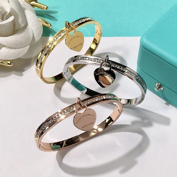 glossy heart shine small square diamond titanium steel buckle bracelet tricolor, Black
glossy heart shine small square diamond titanium steel buckle bracelet tricolor, Black