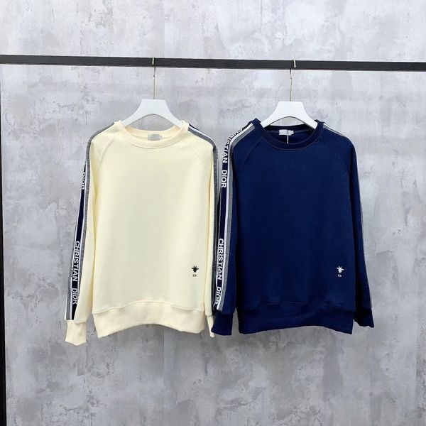 winter new luxurious brands design d letters honeybee embroiderd sideline sweater pullover men women outdoor streetwear sweatshirt hoodies, Blue;black
winter new luxurious brands design d letters honeybee embroiderd sideline sweater pullover men women outdoor streetwear sweatshirt hoodies, Blue;black