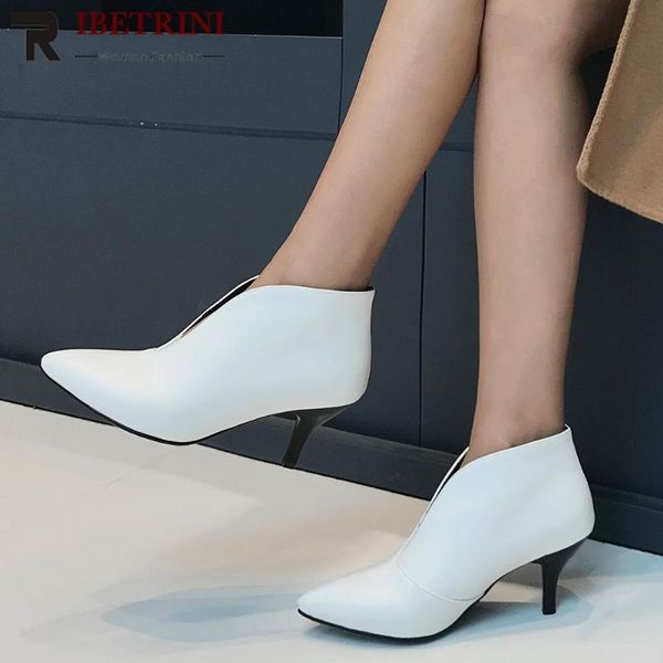 ribetrini new fashion female shoes woman thin heel pointed toe slip on black boots women consise elegant office boots
ribetrini new fashion female shoes woman thin heel pointed toe slip on black boots women consise elegant office boots