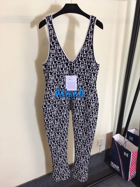 high end women girls knitted vest shirt jumpsuits all over letter motif v-neck sleeveless flare pants milan fashion luxury rompers trousers, Black;green
high end women girls knitted vest shirt jumpsuits all over letter motif v-neck sleeveless flare pants milan fashion luxury rompers trousers, Black;green